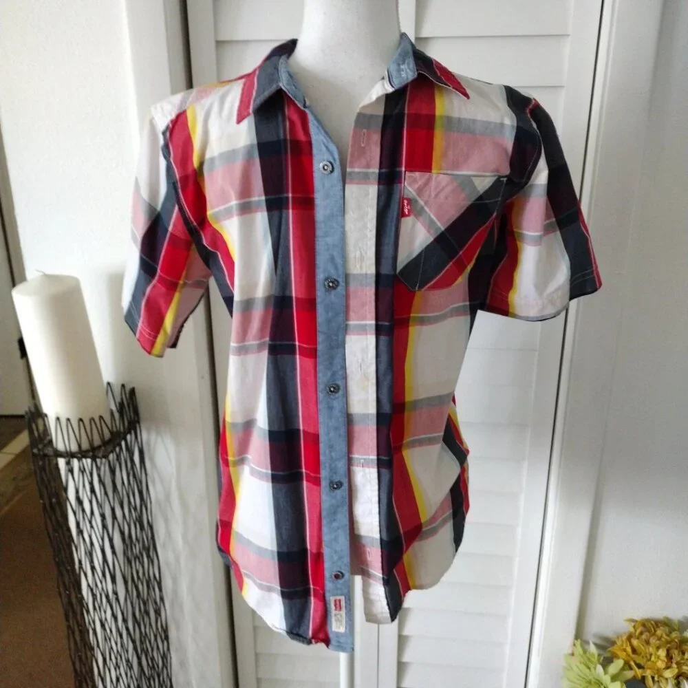 Levi’s Boys Youth Short Sleeve Casual Button Down Shirt Plaid Large (ages 12-13)